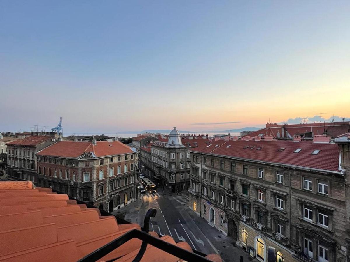 Condo In Town Centre Rijeka Luaran gambar