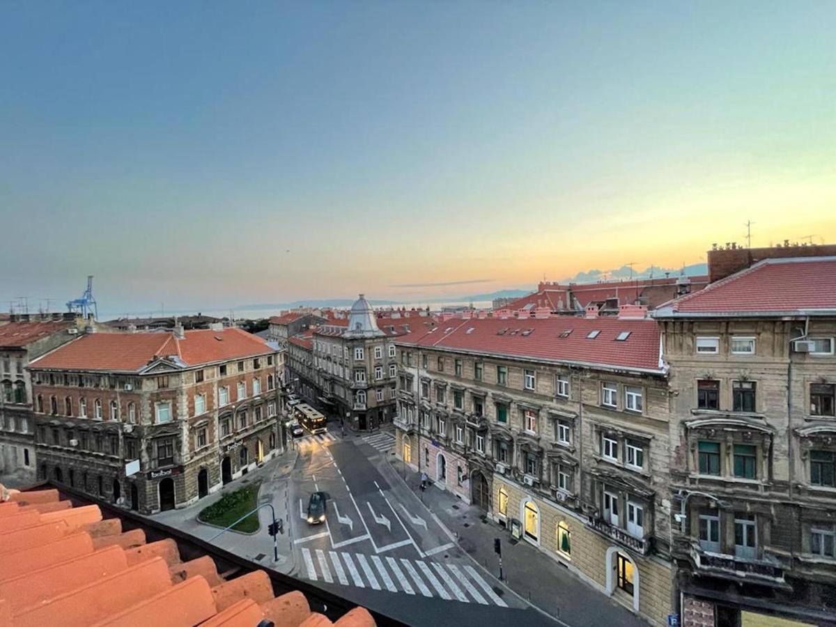 Condo In Town Centre Rijeka Luaran gambar